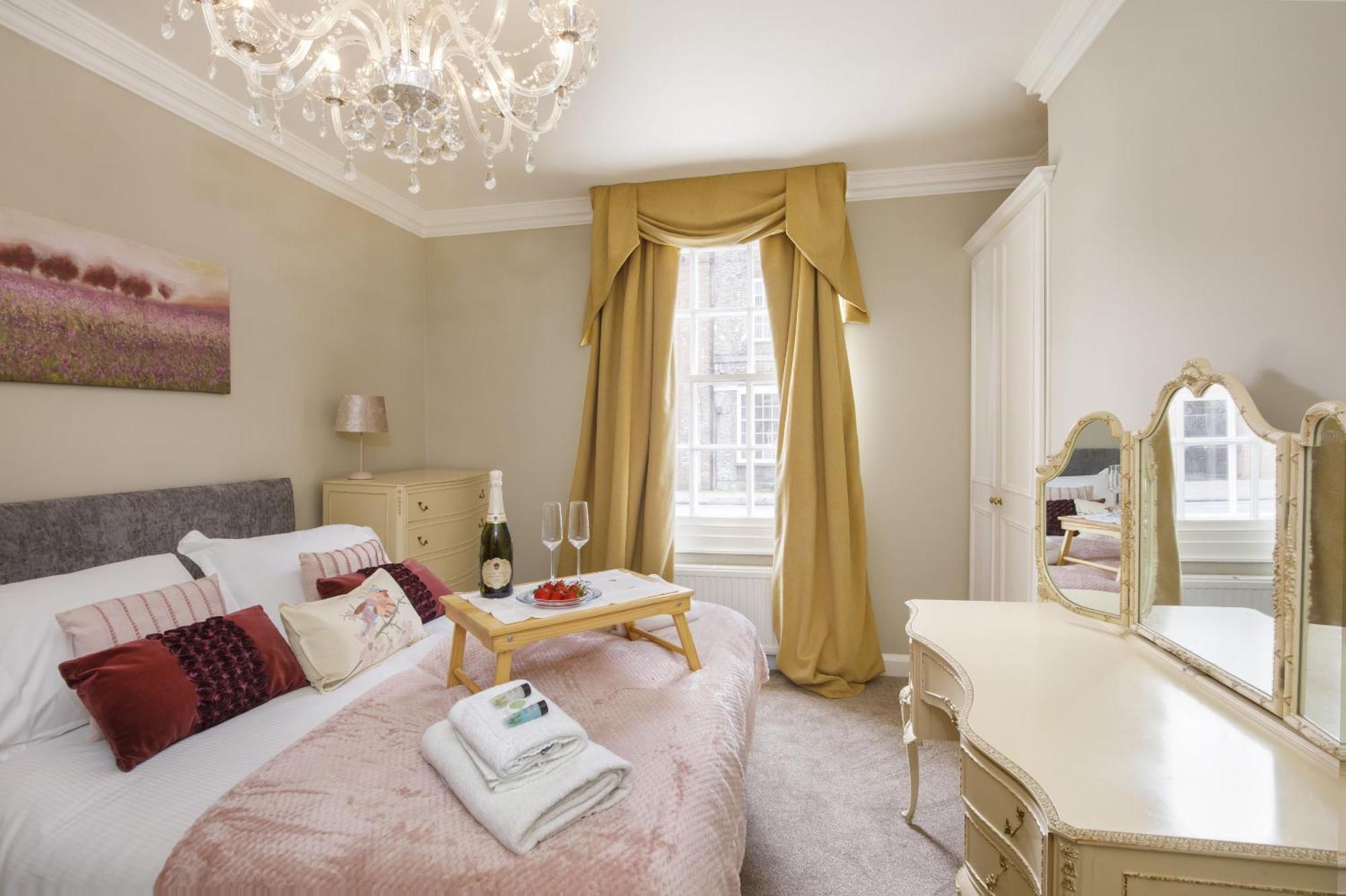 St Wilfrid'S Court Villa ยอร์ค ภายนอก รูปภาพ